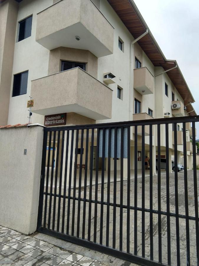 Apartamento Ubatuba, Itagua, Bem Localizado, Duas Vagas De Garagem Εξωτερικό φωτογραφία